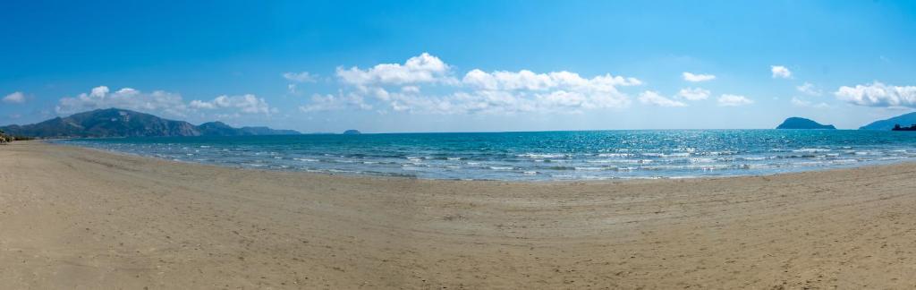 Divina Pool & Beach Hotel room 1