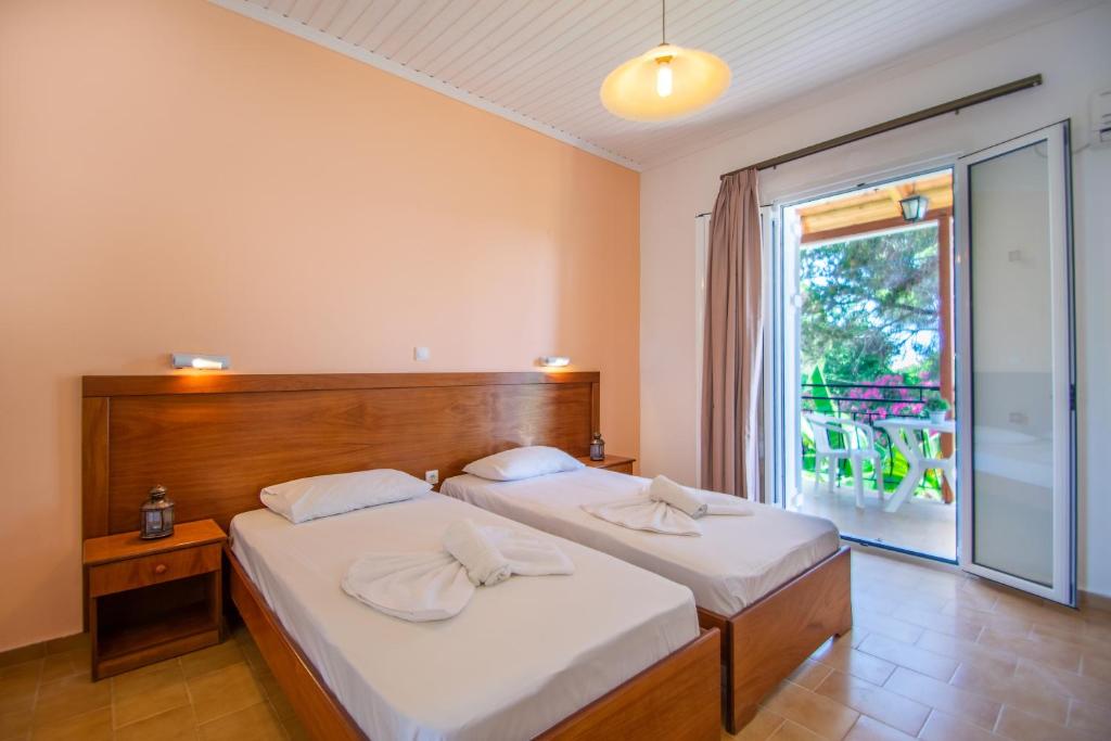 Divina Pool & Beach Hotel room 2